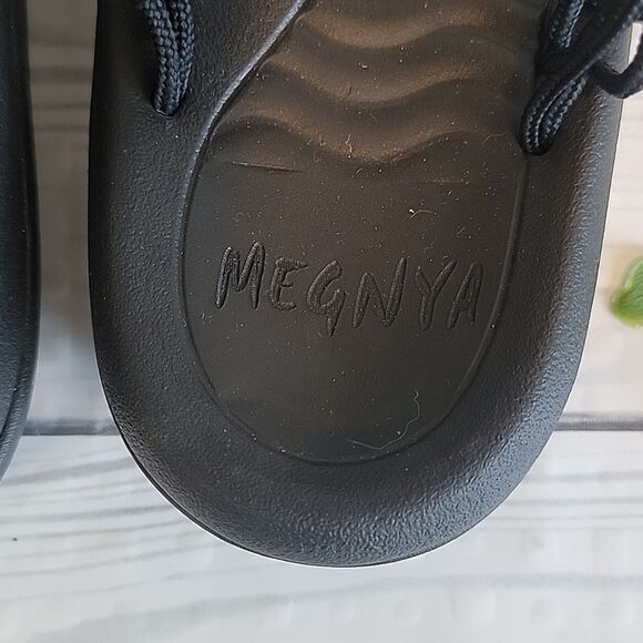 Megnya NWOT Women's Black Braided Slide Sandals Size 8 - Picture 5 of 9